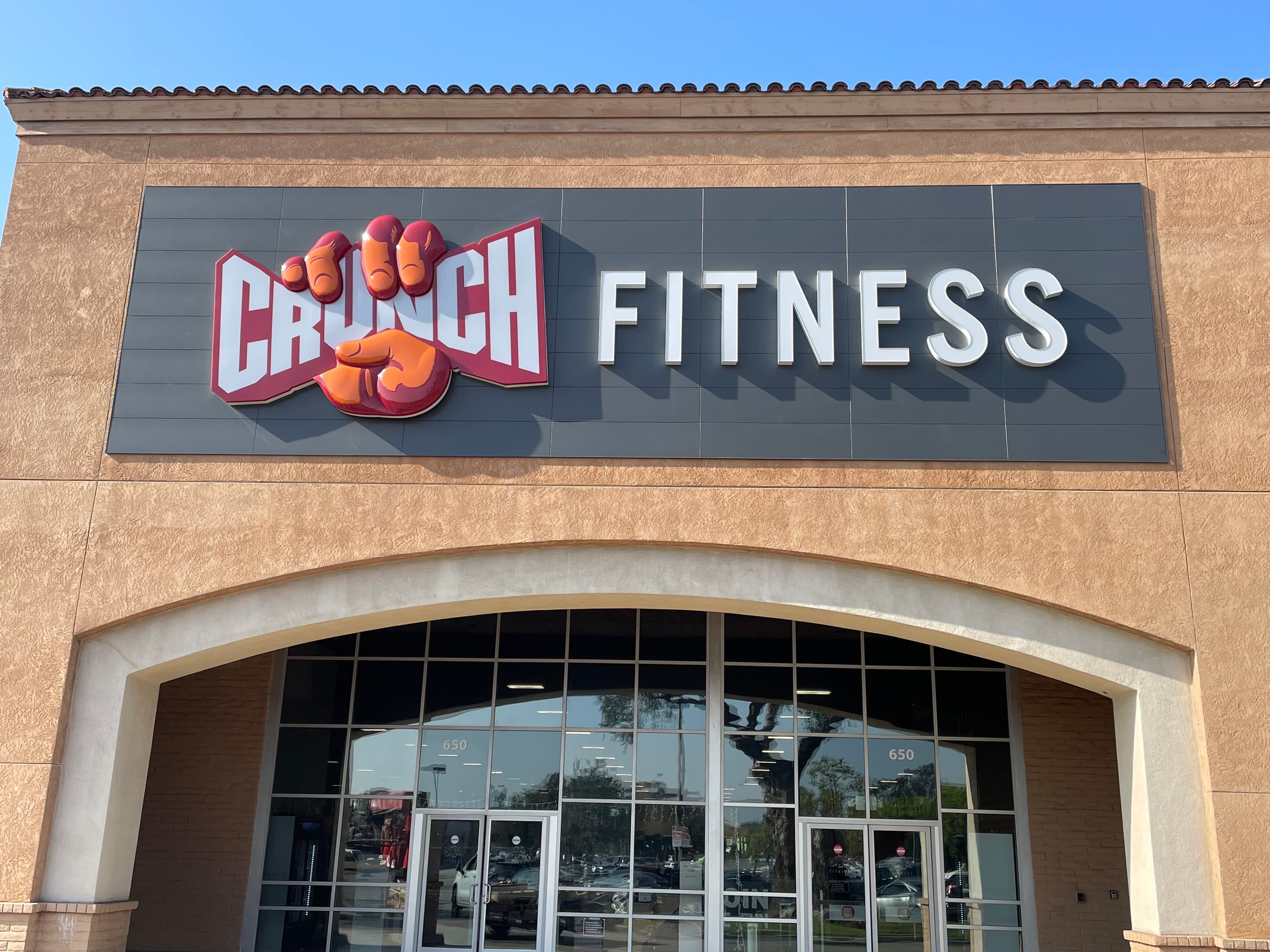 Crunch Fitness Signage